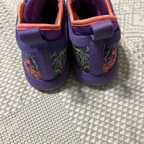 Men’s Nike pg 2 mamba mentality sneakers - Picture 3 of 4